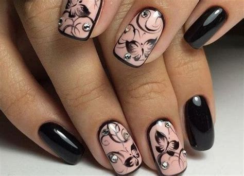 uñas negras y nude|Facilísimas ideas de manicura nude combinada con negro